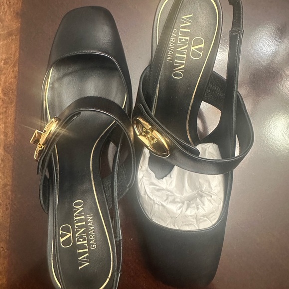 Valentino Garavani Vlogo Medallion Slingback Pumps, Women's - Picture 2 of 4